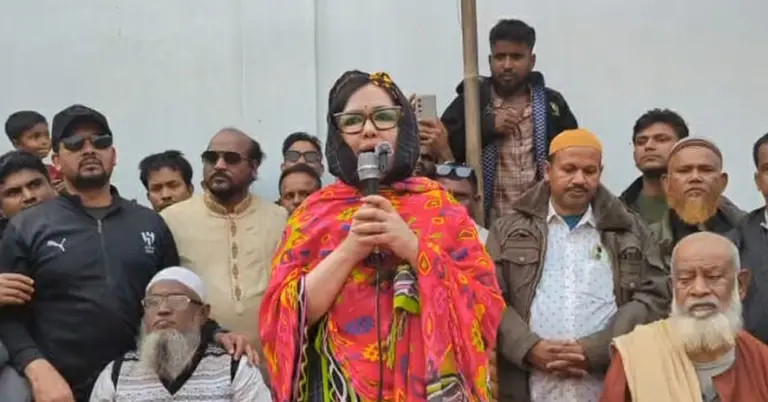 বক্তব্য রাখছেন রুমিন ফারহানা